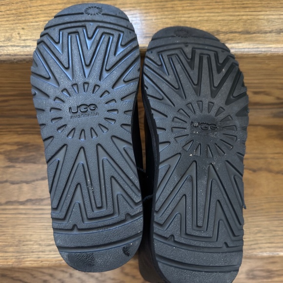 NEW UGG TRIANA SEAWEED PERF BOOT 9 NWOT - Picture 6 of 8